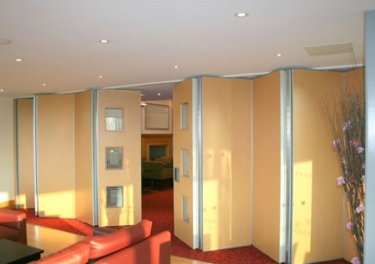 How Folding Partitions Help Creating Flexible Space