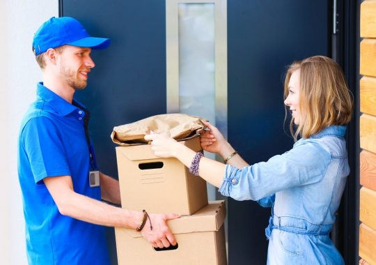 Why People Prefer To Send Their Parcels Through Courier Services